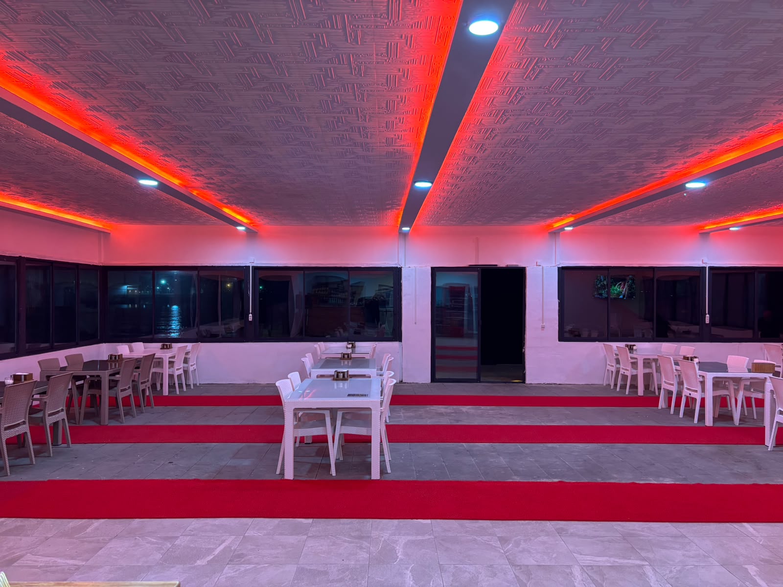 Karadeniz 61 Restaurant & Cafe